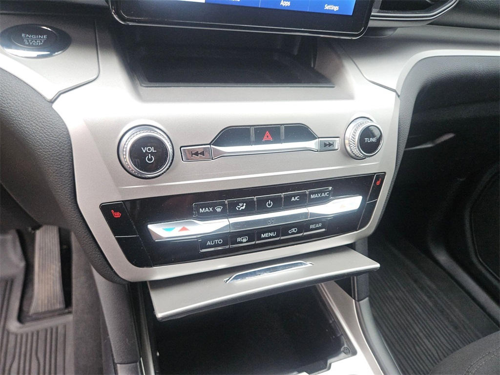 2022 Ford Explorer XLT photo 19