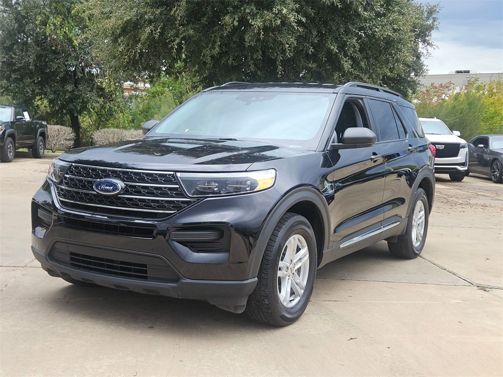2022 Ford Explorer XLT photo 2