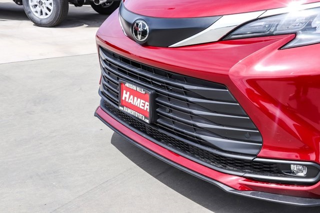 new 2026 Toyota Sienna car, priced at $48,520