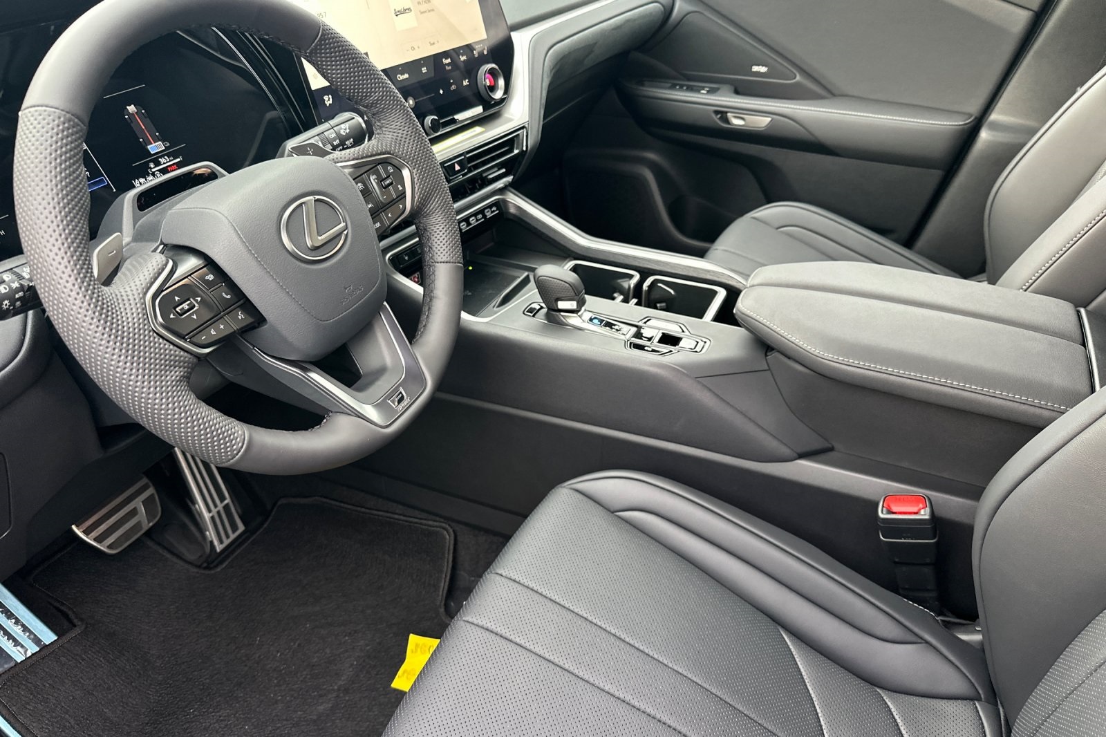 2025 Lexus TX 500h F SPORT Performance Premium photo 4