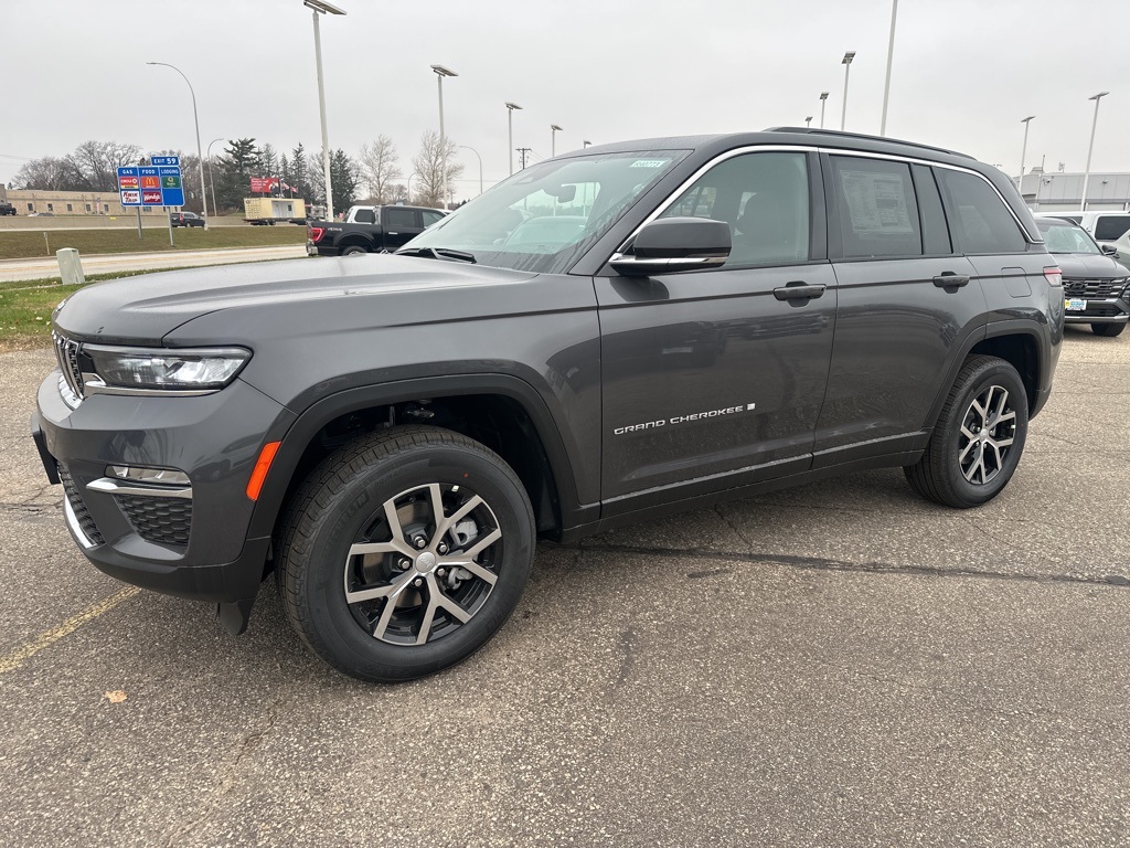2025 Jeep Grand Cherokee Limited photo 4