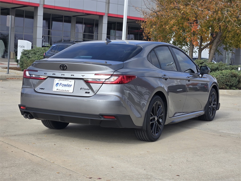 2026 Toyota Camry SE photo 3