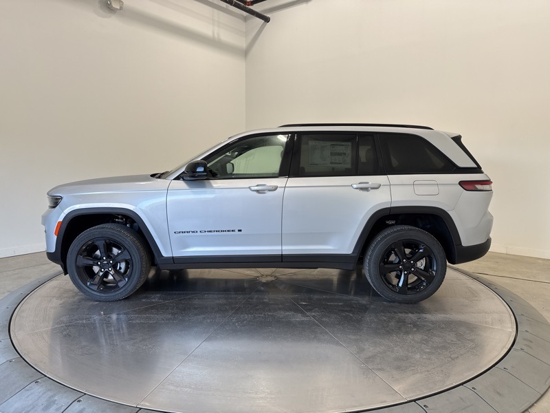 2025 Jeep Grand Cherokee Altitude X photo 4