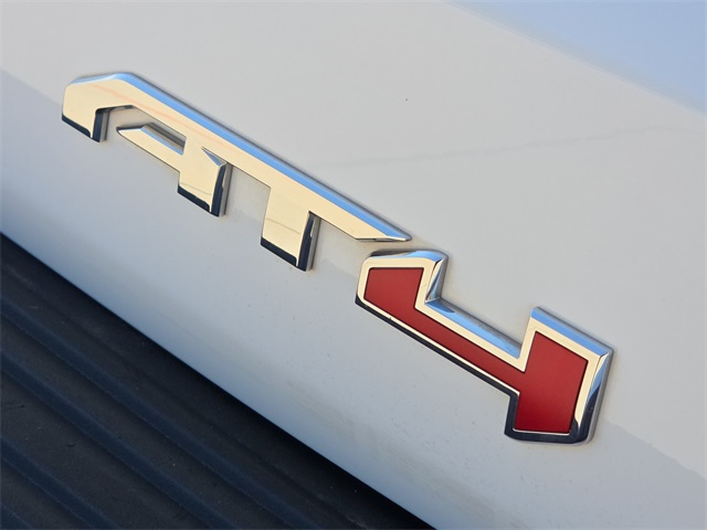 2022 Gmc Yukon XL AT4 photo 9