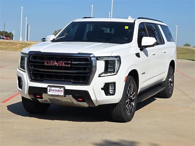 2022 Gmc Yukon XL AT4 photo 3