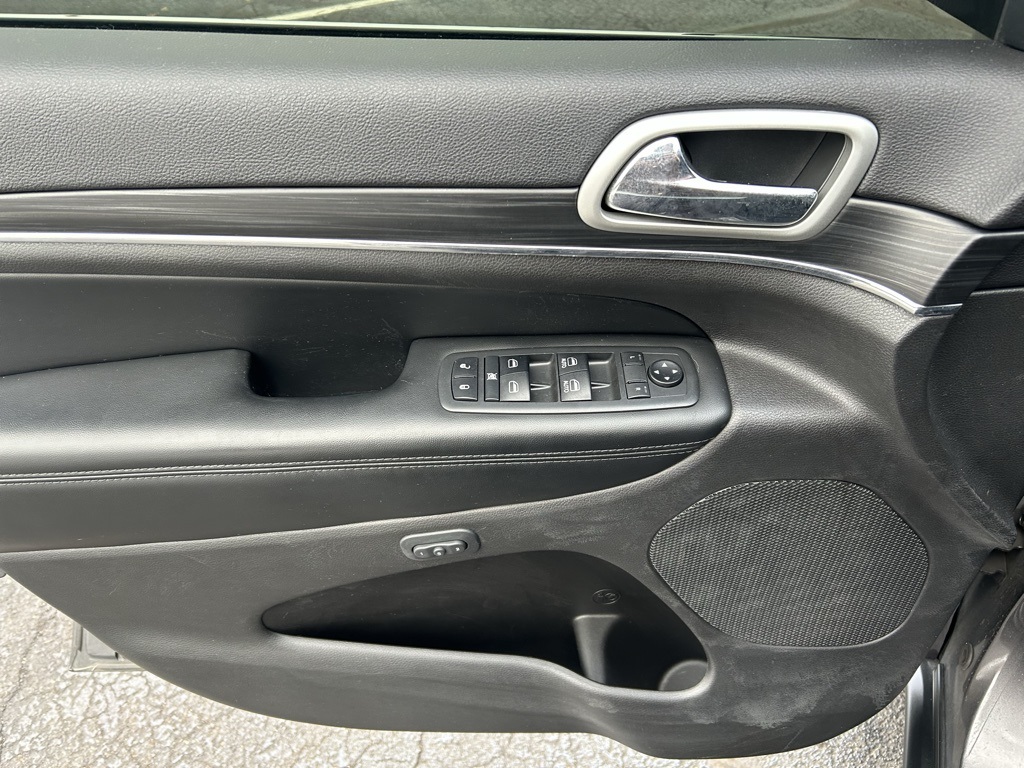 used 2019 Jeep Grand Cherokee car, priced at $18,000