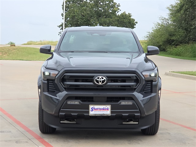 2025 Toyota Tundra SR5 CrewMax photo 32
