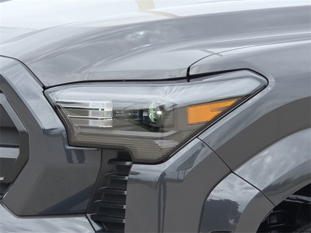 2025 Toyota Tacoma SR5 4x4 Limited photo 3