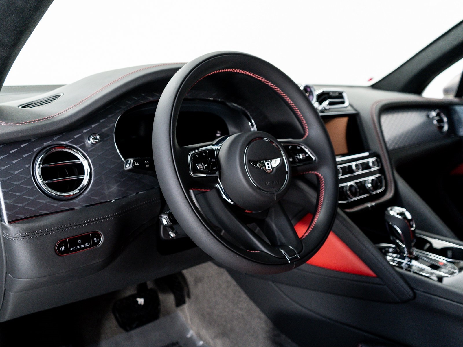 2025 Bentley Bentayga V8 photo 10