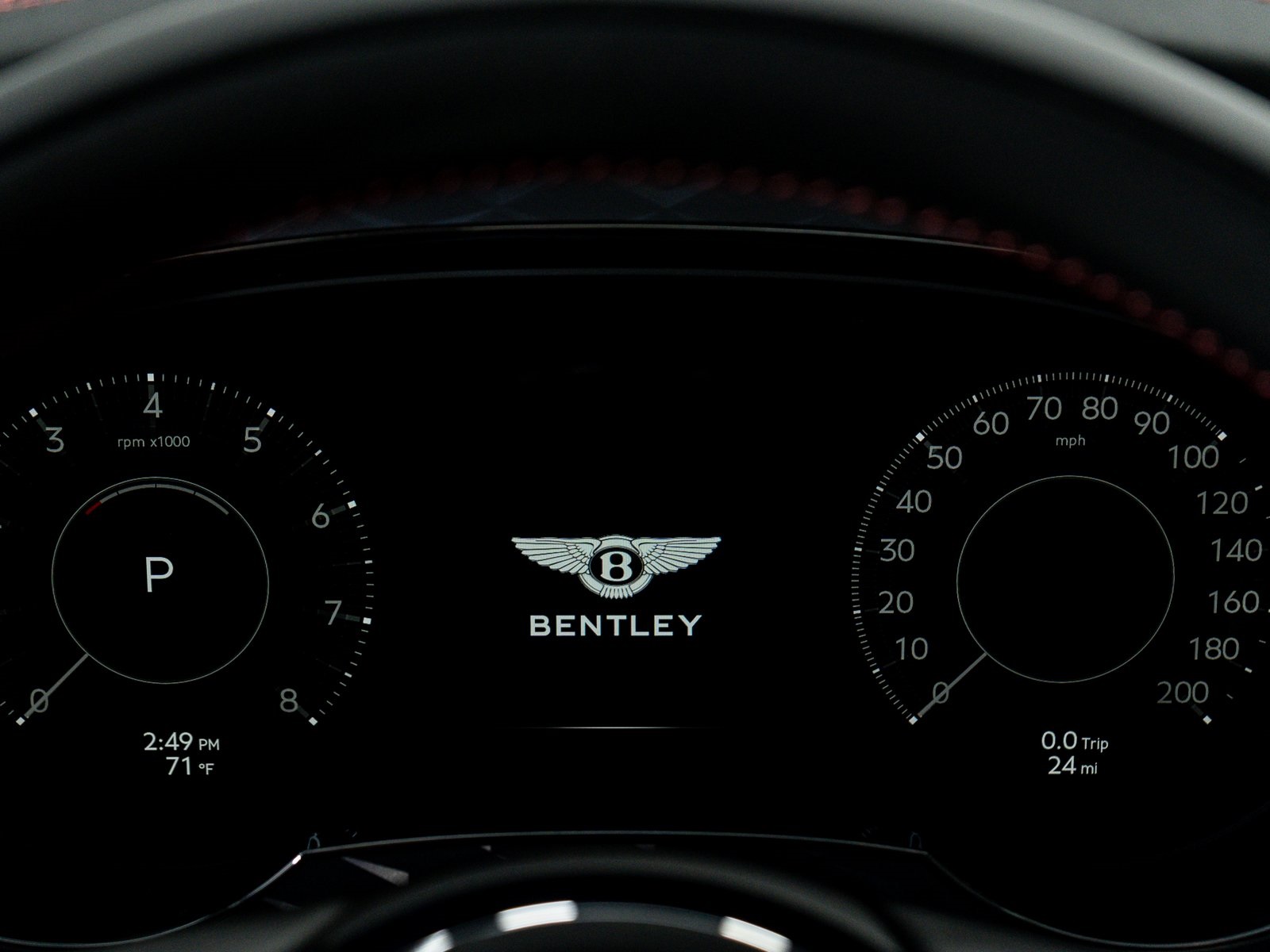 2025 Bentley Bentayga V8 photo 25