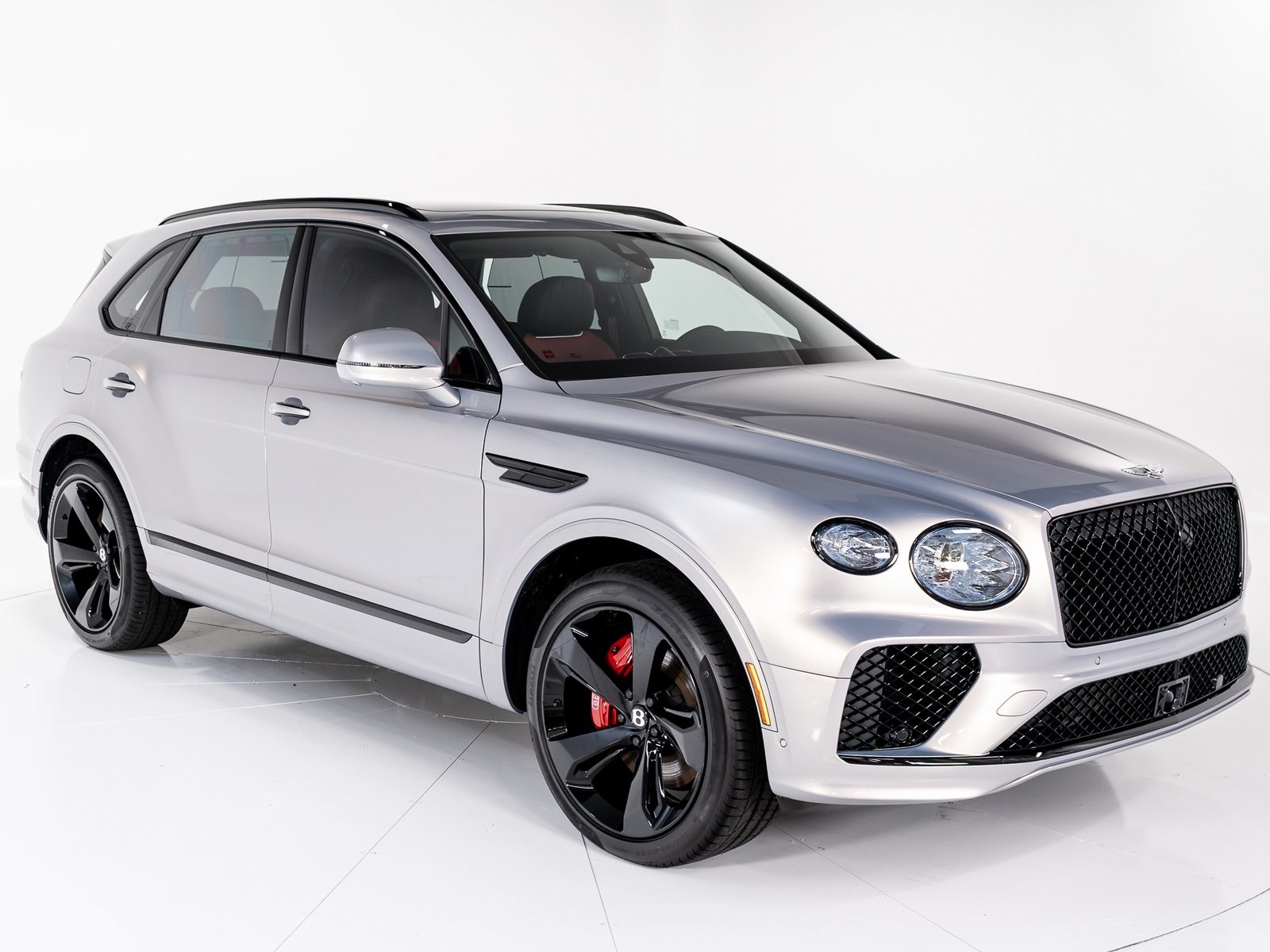 2025 Bentley Bentayga V8 photo 6