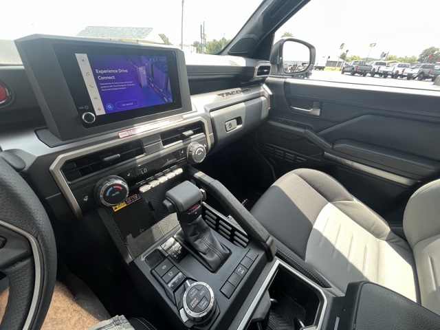 2025 0040 Toyota Tacoma 4WD TRD Off Road 4X4 Truck