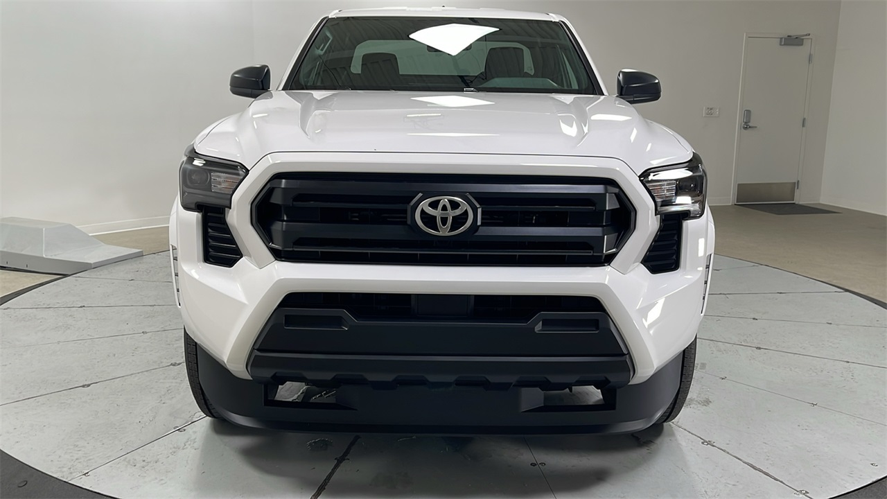 2025 Toyota Tacoma SR XtraCab photo 2