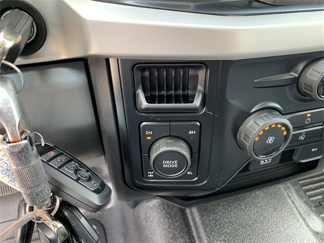 2025 Oxford White Ford Super Duty F-250 SRW XL 4X4 Truck