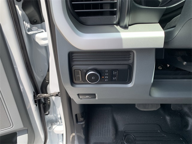 2025 Oxford White Ford Super Duty F-250 SRW XL 4X4 Truck