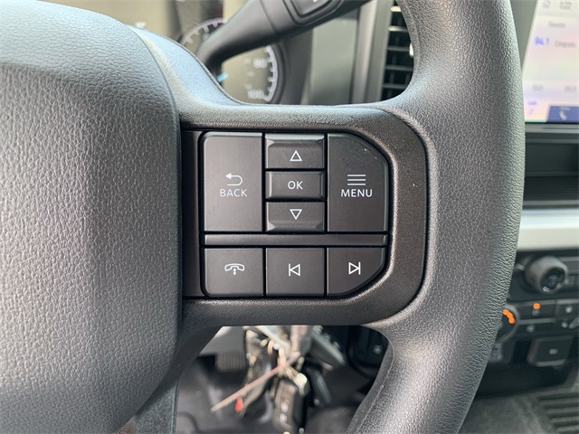 2025 Oxford White Ford Super Duty F-250 SRW XL 4X4 Truck
