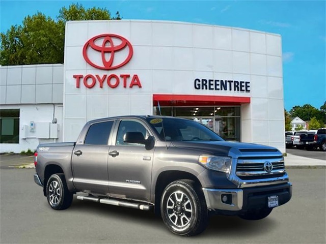2016 Toyota Tundra SR5's photo