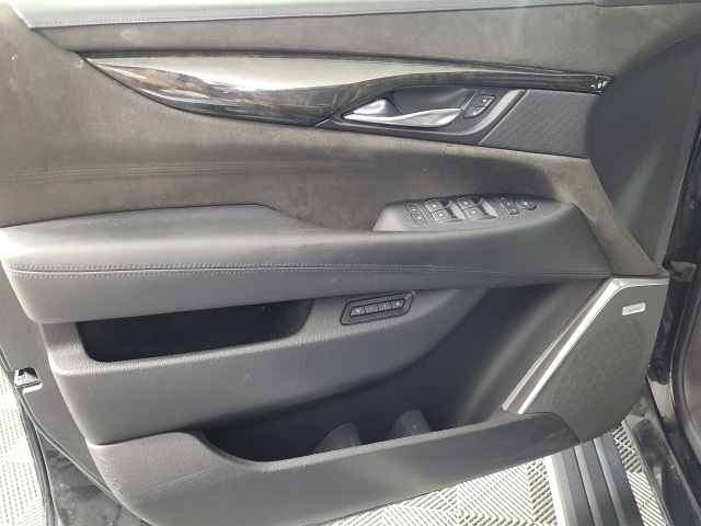 2016 Cadillac Escalade Platinum photo 9