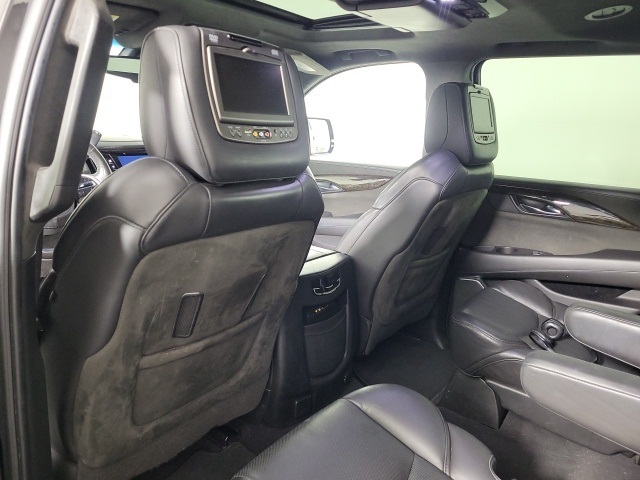 2016 Cadillac Escalade Platinum photo 11