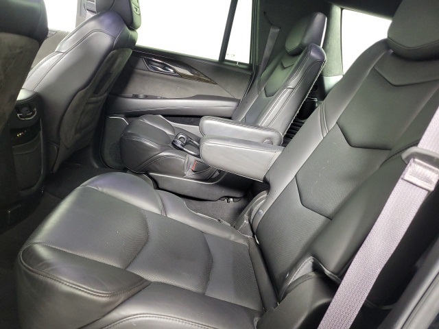 2016 Cadillac Escalade Platinum photo 12