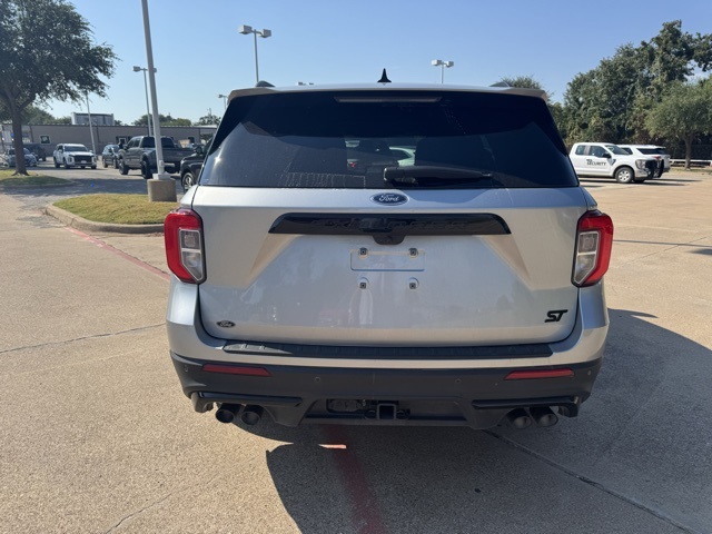 2023 Ford Explorer ST photo 2