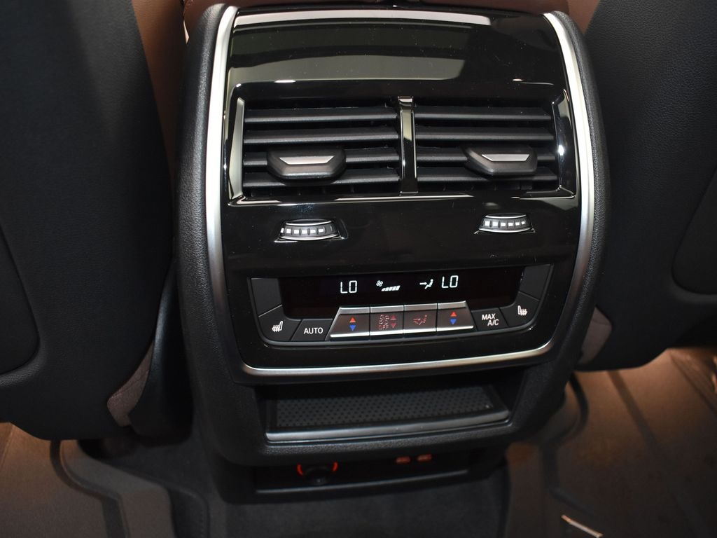 2026 Black Sapphire Metallic BMW X7 xDrive40i AWD SUV