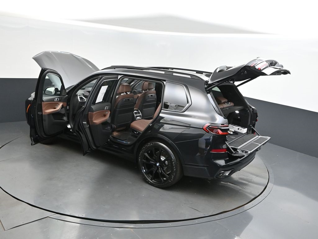 2026 Black Sapphire Metallic BMW X7 xDrive40i AWD SUV