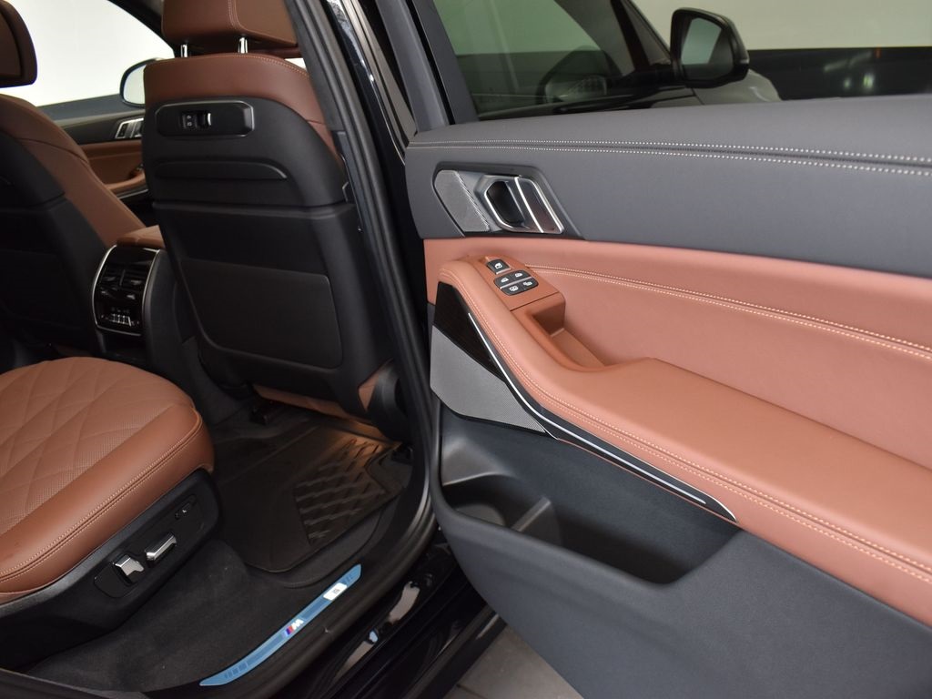 2026 Black Sapphire Metallic BMW X7 xDrive40i AWD SUV
