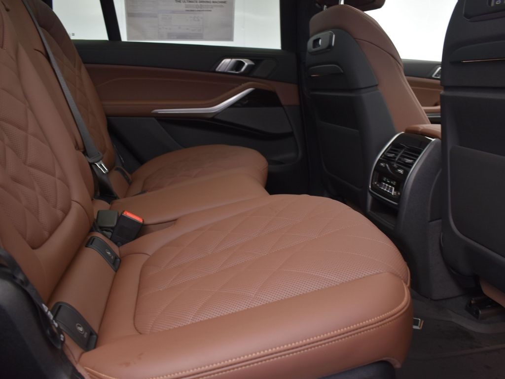 2026 Black Sapphire Metallic BMW X7 xDrive40i AWD SUV