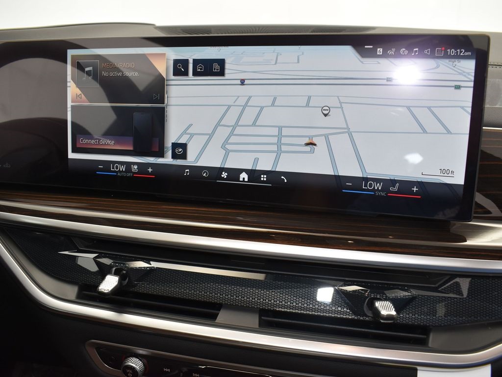 2026 Black Sapphire Metallic BMW X7 xDrive40i AWD SUV