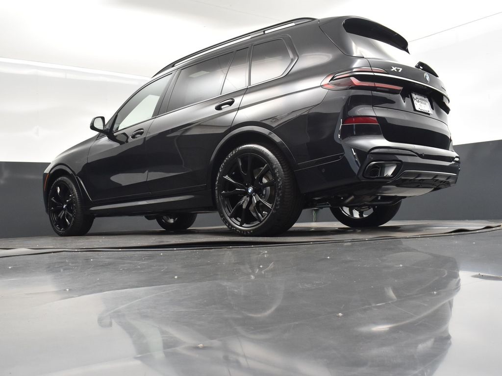 2026 Black Sapphire Metallic BMW X7 xDrive40i AWD SUV