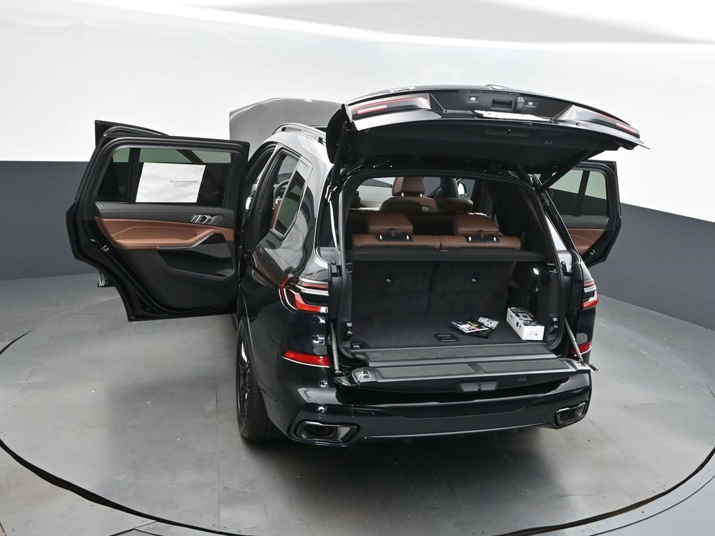 2026 Black Sapphire Metallic BMW X7 xDrive40i AWD SUV