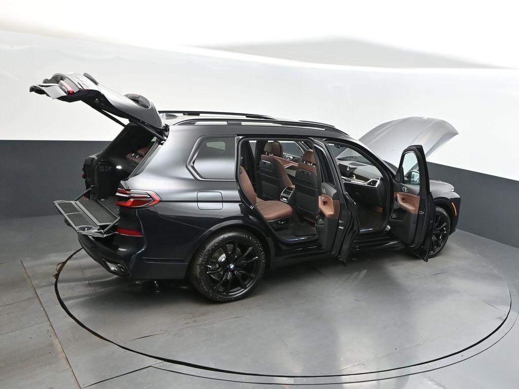 2026 Black Sapphire Metallic BMW X7 xDrive40i AWD SUV