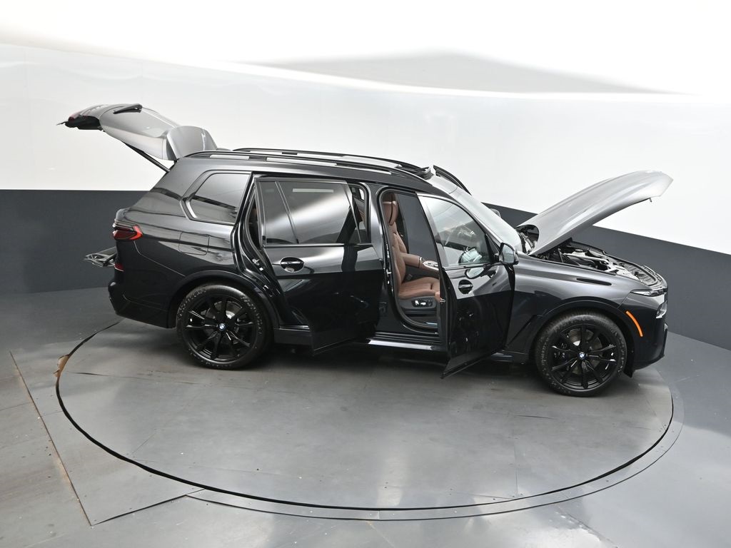 2026 Black Sapphire Metallic BMW X7 xDrive40i AWD SUV