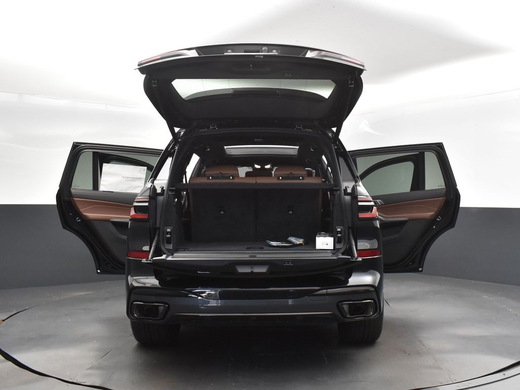 2026 Black Sapphire Metallic BMW X7 xDrive40i AWD SUV