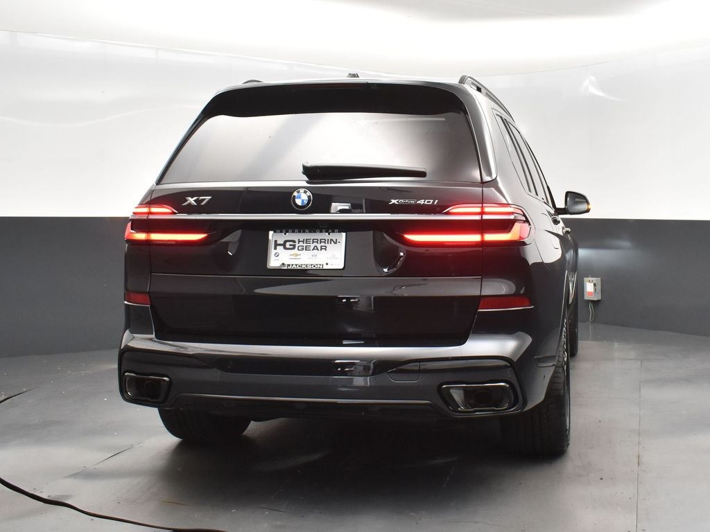 2026 Black Sapphire Metallic BMW X7 xDrive40i AWD SUV