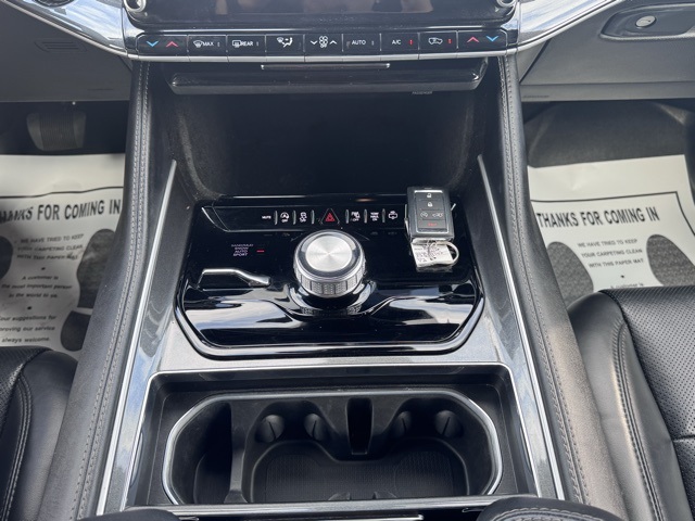 2023 Jeep Wagoneer Base