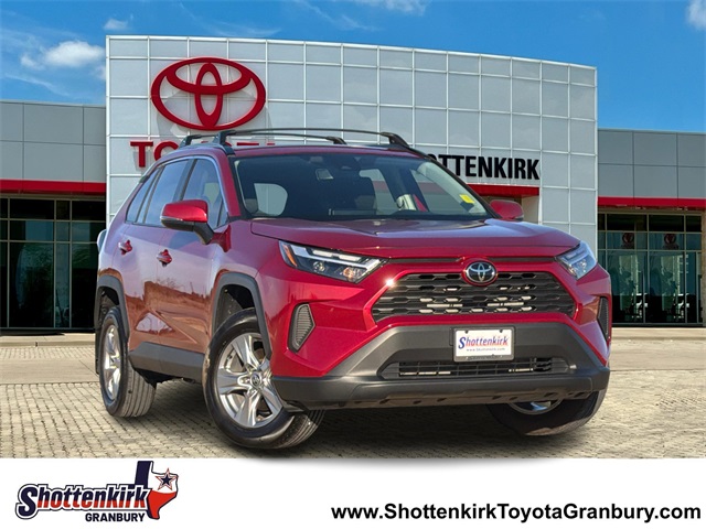 2024 Toyota RAV4 XLE's photo