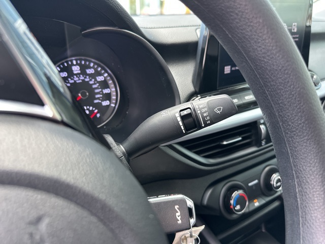 2022 Kia Forte LXS photo 22