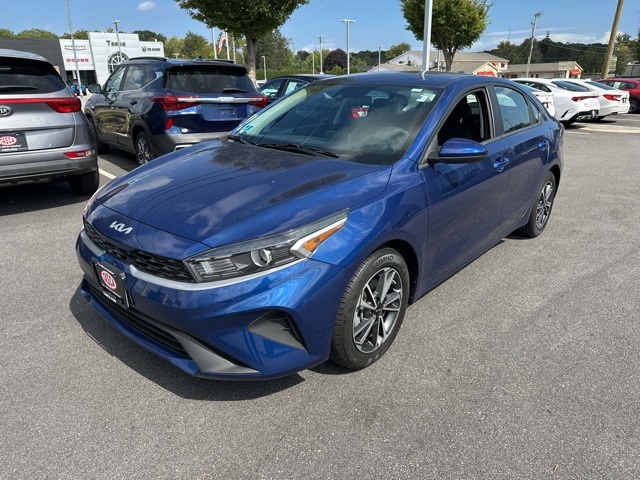2022 Kia Forte LXS photo 3