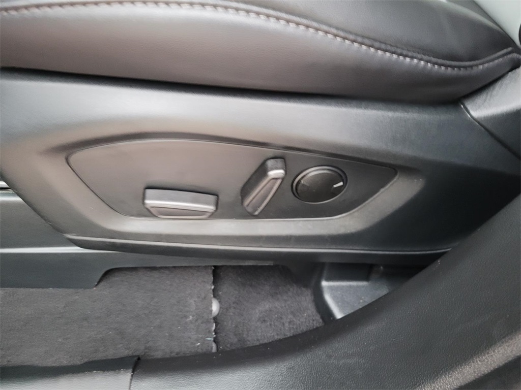 used 2024 Ford Explorer car, priced at $28,900