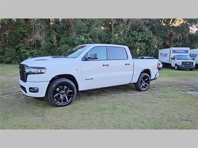 2026 Ram 1500 Laramie Crew Cab 4x4 5'7" Box