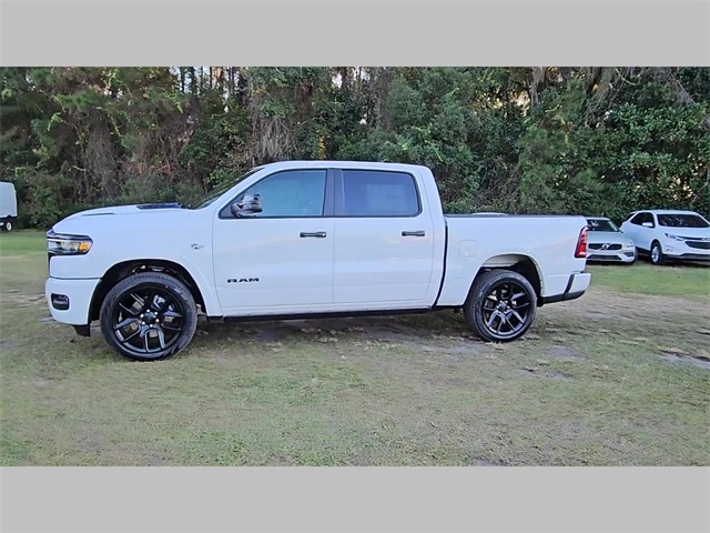 2026 Ram 1500 Laramie Crew Cab 4x4 5'7" Box