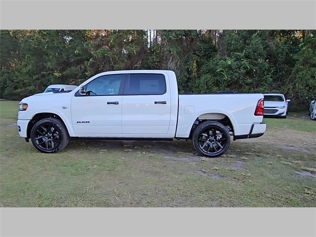 2026 Ram 1500 Laramie Crew Cab 4x4 5'7" Box