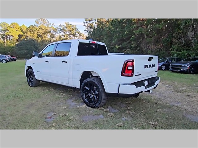 2026 Ram 1500 Laramie Crew Cab 4x4 5'7" Box