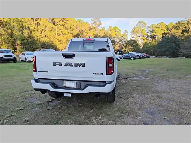 2026 Ram 1500 Laramie Crew Cab 4x4 5'7" Box