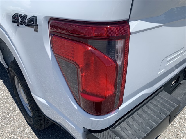 2025 Oxford White Ford F-150 XL 4X4 Truck