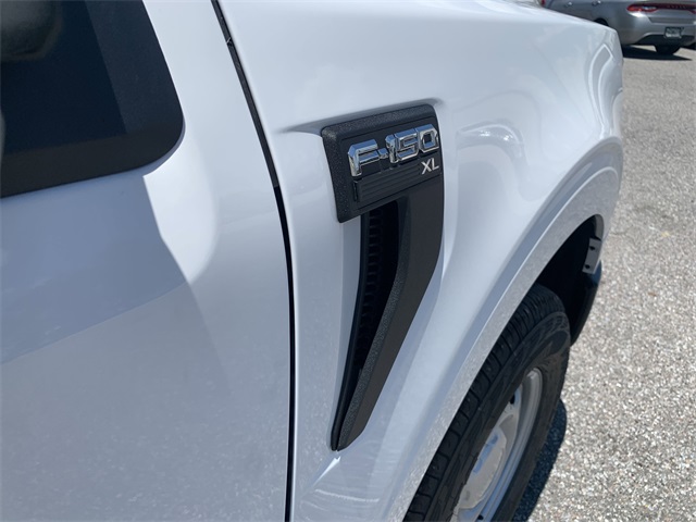 2025 Oxford White Ford F-150 XL 4X4 Truck