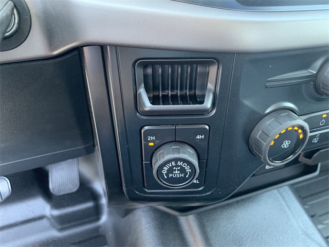 2025 Oxford White Ford F-150 XL 4X4 Truck