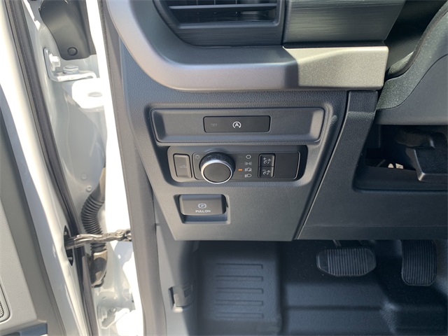 2025 Oxford White Ford F-150 XL 4X4 Truck